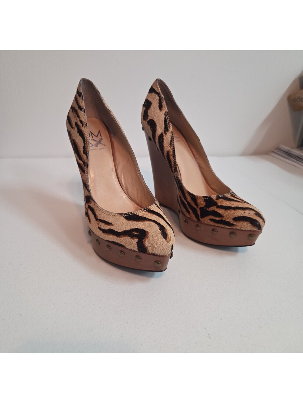 women's black-camel tiger hair  platform heels by DMSX size 10